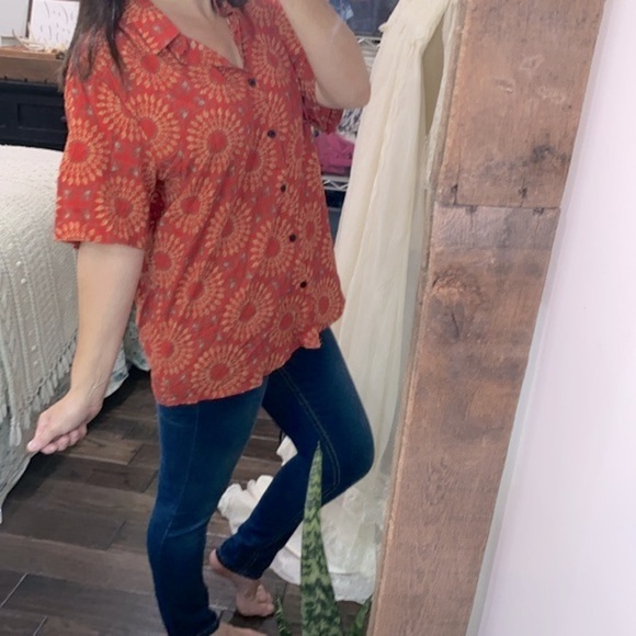 Red mens button down tropical shirt size large - Picture 3 of 6